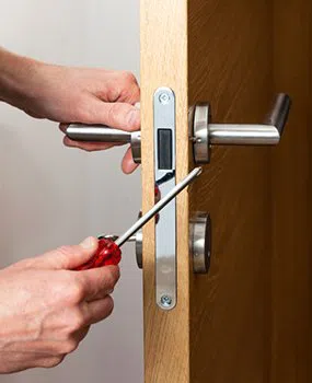 Five-Star Lock & Key Shop Venice, CA 310-895-2956 - 9a-New-Locks-Installation
